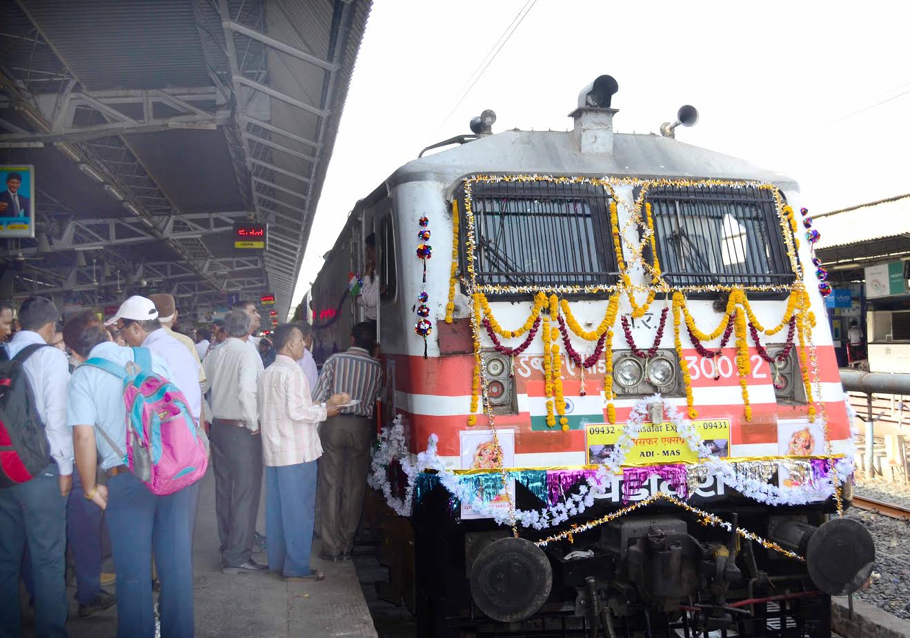 New train service connects 9 places in Gujarat to Rajasthan & Uttar Pradesh