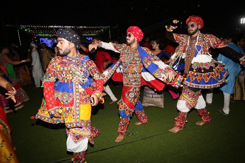Day 5 Navratri 2023 Live : Falguni Pathak Garba, Atul Purohit at United Way, LVP Vadodara & more